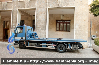 Iveco EuroCargo 120EL21 II serie
Polizia di Stato
Autocentro di Padova
Veicolo adibito al trasporto della teca cotenente la QS15
POLIZIA F2710
Parole chiave: Iveco EuroCargo_120EL21_IIserie POLIZIAF2710