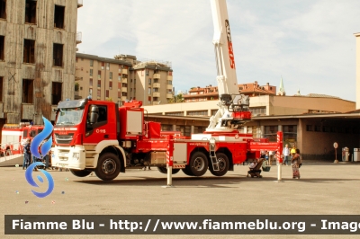 Iveco Stralis AT350E6 II serie
Vigili del Fuoco
Comando Provinciale di Milano
Allestimento Rosenfire-Cela
VF 32417

Esposta alle giornate FAI d'autunno 2023
Parole chiave: Iveco Stralis AT350E6 II serie