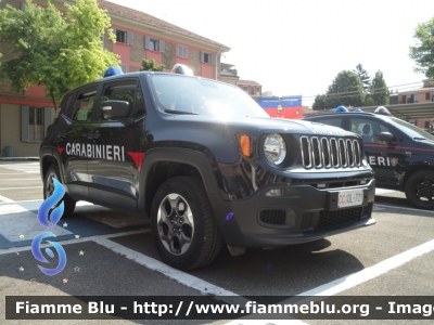 Jeep Renegade
Carabinieri
Organizzazione territoriale
Compagnia di Piacenza
Allestimento Focaccia
Decorazione Grafica Artlantis
CC DL 721

Fotografata in occasione del 205^ anniversario.
Parole chiave: Jeep Renegade CCDL721