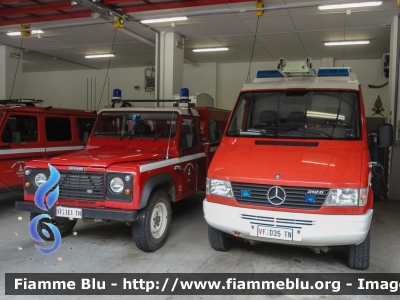 Mezzi
Vigili del Fuoco
Unione distrettuale di Fassa
Corpo Volontario di Canazei (TN)
Land Rover Defender 110
VF 1E1 TN
Mercedes-Benz Sprinte II serie 4x4
VF 035 TN

Parole chiave: VF1E1TN_VF035TN