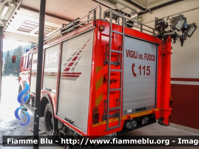 Mercedes-Benz TLF 16-24 4x4
Vigili del Fuoco
Unione distrettuale di Fassa
Corpo Volontario di Pozza di Fassa (TN)
Autobotte prima partenza
Allestimento Ziegler
VF C21 TN
Parole chiave: Mercedes-Benz_TLF_16-24_4x4 VFC21TN