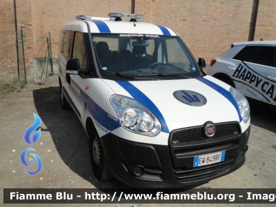 Fiat Doblò IV serie
Polizia Municipale
Comune di Piacenza
Allestimento Bertazzoni
Ufficio Mobile

Fotografata in occasione del "4 Zampe in Azione, XI Edizione”
Parole chiave: Fiat Doblò_IVserie