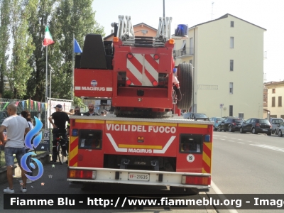 Iveco EuroFire 150E27 I serie
Vigili del Fuoco
Comando Provinciale di Piacenza
AutoScala da 27 metri allestimento Iveco-Magirus
VF 21635

Fotografata in occasione del "4 Zampe in Azione, IX Edizione”
Parole chiave: Iveco EuroFire_150E27_Iserie VF21635