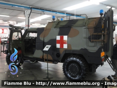 Iveco VTLM Lince
Esercito Italiano
Sanità Militare
Reggimento logistico "Taurinense" - Rivoli (TO)
EI CU 205
Parole chiave: Iveco VTLM_Lince EICU205 ambulanza reas2019