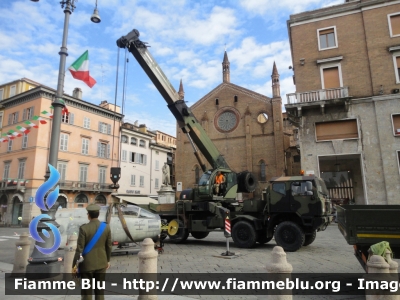 Astra SM88.42
Esercito Italiano
2° Reg. Genio Pontieri - Piacenza
Autogru
EI CU 409
Parole chiave: Astra SM88.42 EICU409 festa_forze_armate_2019