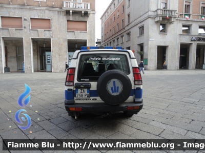 Land Rover Discovery II serie
Polizia Municipale
Comune di Piacenza
Allestimento Bertazzoni
Nucleo Protezione Civile Comunale
Parole chiave: Land-Rover Discovery IIserie festa_forze_armate_2019