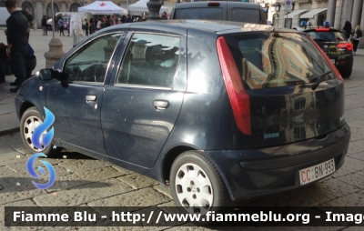 Fiat Punto II serie
Carabinieri
CC BN 993
Parole chiave: Fiat Punto_IIserie CCBN993 festa_forze_armate_2019