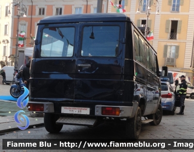 Iveco Daily II serie
Polizia Penitenziaria
Automezzo Adibito al Trasporto Materiali
Casa Circondariale Piacenza
POLIZIA PENITENZIARIA 952 AF
Parole chiave: Iveco Daily_IIserie POLIZIAPENITENZIARIA952AF festa_forze_armate_2019