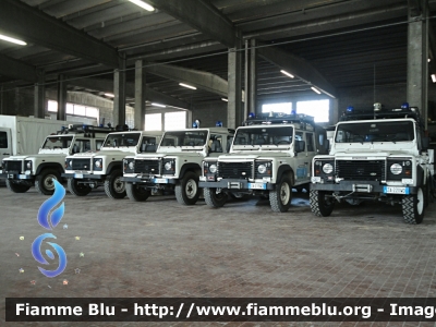 Land Rover Defender
Protezione Civile
Colonna Mobile Regionale Emilia Romagna
Coordinamento Prov.le di Piacenza
Vigilianza AIB
Defender 90
Defender 110
Defender 130
Parole chiave: Land-Rover Defender_130