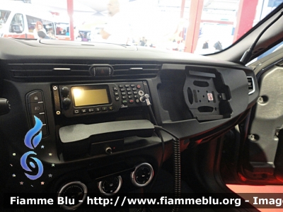 Alfa Romeo Nuova Giulietta restyle
Carabinieri
Nucleo Operativo e RadioMobile
Allestita NCT Nuova Carrozzeria Torinese
Decorazione Grafica Artlantis
CC DR 260
Plancia radiotelefono e supporto tablet
Parole chiave: Alfa-Romeo Nuova_Giulietta_restyle CCDR260 REAS_2019