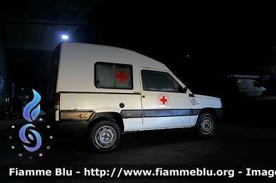 Fiat Panda 4x4 II serie
Croce Rossa Italiana
Comitato di Piacenza
Postazione di Marsaglia (PC)
Allestita Boneschi
Ex Comitato Lipomo (CO)
CRI 13110
Parole chiave: Fiat Panda_4x4_IIserie Ambulanza CRI13110