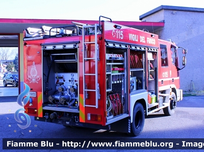 Iveco CityEuroFire 100E21 I serie 
Vigili del Fuoco
Comando Provinciale di Lodi
Distaccamento Volontario di Sant'Angelo Lodigiano (LO)
AutoPompaSerbatoio allestimento Iveco-Magirus
Ricondizionato Divitec
VF 19830
Parole chiave: Iveco CityEuroFire_100E21_Iserie VF19830