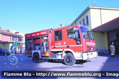 Iveco CityEuroFire 100E21 I serie 
Vigili del Fuoco
Comando Provinciale di Lodi
Distaccamento Volontario di Sant'Angelo Lodigiano (LO)
AutoPompaSerbatoio allestimento Iveco-Magirus
Ricondizionato Divitec
VF 19830
Parole chiave: Iveco CityEuroFire_100E21_Iserie VF19830