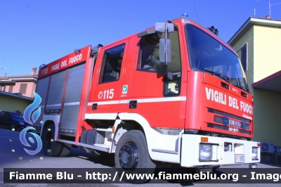 Iveco CityEuroFire 100E21 I serie 
Vigili del Fuoco
Comando Provinciale di Lodi
Distaccamento Volontario di Sant'Angelo Lodigiano (LO)
AutoPompaSerbatoio allestimento Iveco-Magirus
Ricondizionato Divitec
VF 19830
Parole chiave: Iveco CityEuroFire_100E21_Iserie VF19830