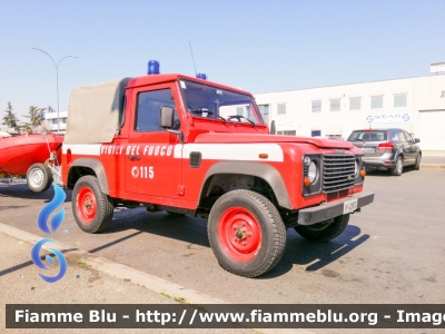 Land Rover Defender 90
Vigili del Fuoco
Comando Provinciale di Piacenza
Nucleo SAF - Fluviale
VF 23870
Parole chiave: Land-Rover Defender_90 VF23870