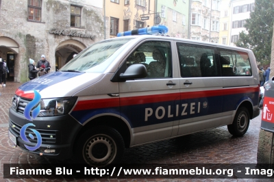 Volkswagen Transporter T6
Österreich-Austria
Bundespolizei
Polizia di Stato
Parole chiave: Volkswagen Transporter_T6