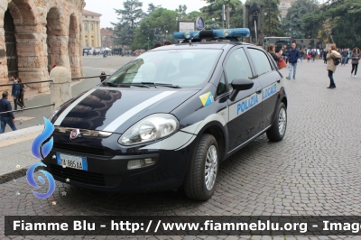 Fiat Punto Evo
Polizia Locale Verona
Allestimento Ciabilli
Polizia Locale YA885AA
Parole chiave: Fiat Punto_Evo PoliziaLocaleYA885AA Festa_Forze_Armate_2017