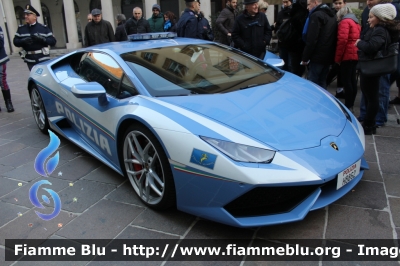 Lamborghini Huracàn LP610-4
Polizia di Stato
Polizia Stradale
Allestita Lamborghini
Decorazione grafica Artlantis
POLIZIA H8862
Parole chiave: Lamborghini Huracàn_LP610-4 POLIZIAH8862