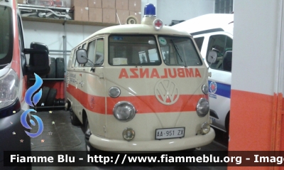 volkswagen transporter t1
pubblica assistenza soccorso bellanese bellano (lc) veicolo storico targa originale co188173
Parole chiave: Volkswagen t1