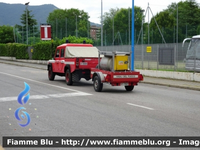 Land Rover Defender 130
Corpo Nazionale Vigili del Fuoco
Comando Provinciale di Brescia
VF 18368
Parole chiave: Land Rover_130 Vigili del Fuoco Brescia VF18368