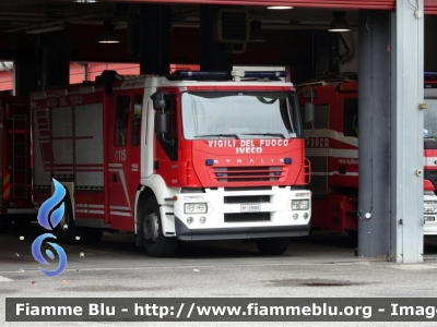 Iveco Stralis I serie
Corpo Nazionale Vigili del Fuoco
Comando Provinciale di Brescia
Allestito Iveco-Magirus
VF 23685
Parole chiave: Iveco Stralis_I_serie VF23685