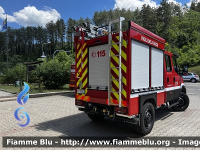 Iveco Daily MUV 4x4 VI serie
Vigili del Fuoco
Comando Provinciale di Parma
Distaccamento Volontario di Borgo Val di Taro
Polisoccorso allestimento Fortini
Fornitura Regione Emilia-Romagna
VF 32215
Parole chiave: Iveco Daily_MUV_4x4_VIserie VF32215