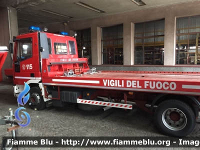 Iveco EuroCargo 100E21 I serie
Vigili del Fuoco
Comando Provinciale di Milano
Officina di via Messina
Allestimento Isoli
VF 27683
Parole chiave: Iveco EuroCargo_100E21_Iserie VF27683