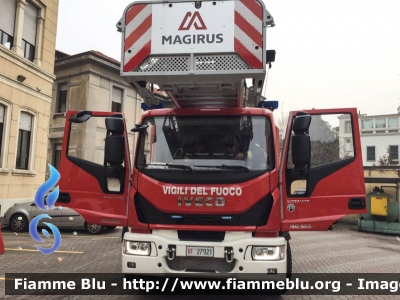 Iveco EuroCargo 180E32 IV serie
Vigili del Fuoco
Comando Provinciale di Milano
Distaccamento Cittadino Sardegna
AutoScala M39L da 39 metri allestimento Magirus
VF 27921
Parole chiave: Iveco EuroCargo_180E32_IVserie VF27921