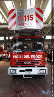 Iveco EuroFire 150E27 I serie
Vigili del Fuoco
Comando Provinciale di Milano
Distaccamento Volontario di Magenta
AutoScala allestimento Iveco-Magirus
Ricondizionato Fortini 
VF 28381
Parole chiave: Iveco EuroFire_150E27_Iserie VF28381