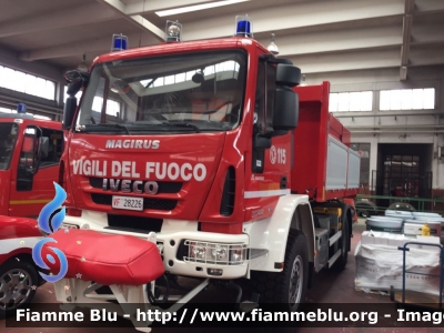 Iveco EuroCargo 150E30 4x4 III serie
Vigili del Fuoco
Comando Provinciale di Milano
Autocarro Scarrabile Allestimento Magirus-Molinari
VF 28226
Parole chiave: Iveco EuroCargo_150E30_4x4_IIIserie VF28226