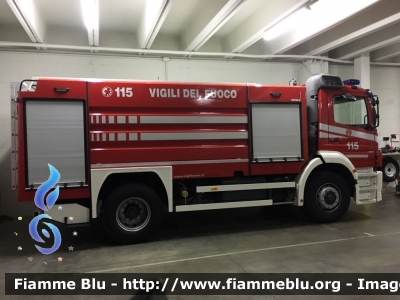 Mercedes-Benz Atego 1828 I serie
Vigili del Fuoco
Comando Provinciale di Brescia
Distaccamento Volontario di Lumezzane(BS)
Allestimento Bai
Ricondizionata Fortini Antincendi
VF22992
Parole chiave: Mercedes-Benz Atego 1828_ I serie VF22992