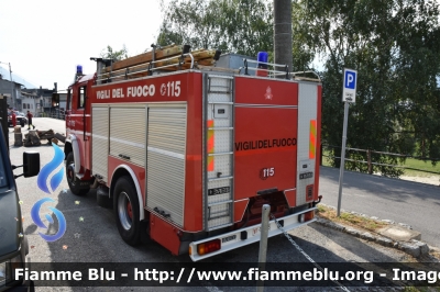 Iveco 180-24
Vigili del Fuoco
Comando Provinciale di Sondrio
Distaccamento Volontario di Tresivio
Allestimento Baribbi
VF 15583
Parole chiave: Iveco 180-24 VF15583