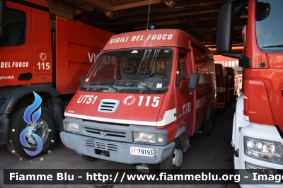 Renault B110
 
Vigili del Fuoco
Comando Provinciale di Napoli
Unità Teli Salvataggio
UTS1
VF 19193 
Parole chiave: Renault B110 VF19193