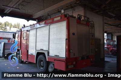 Mercedes-Benz Actros 1831 I serie
Vigili del Fuoco
Comando Provinciale di Napoli
Mezzo bimodale strada-rotaia allestimento Zagro-Bai
VF 21487
Parole chiave: Mercedes-Benz Actros_1831_Iserie VF21487