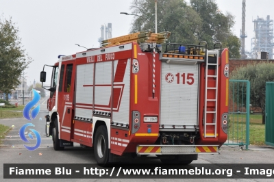 Iveco Stralis AF190S40 I serie
Vigili del Fuoco
Comando Provinciale di Novara
Allestimento Iveco Magirus
VF 23411
Parole chiave: Iveco Stralis_AF190S40_Iserie VF23411