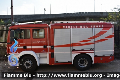 Man TGM 15.250 II serie
Vigili del Fuoco
Comando provinciale di Napoli
Allestimento BAI
VF 29320
Parole chiave: Man TGM_15.250_IIserie VF29320