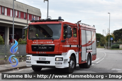 Man TGM 15.250 II serie
Vigili del Fuoco
Comando Provinciale di Pistoia
Distaccamento Permanente di Pescia
AutoPompaSerbatoio allestimento BAI
VF 29324
Parole chiave: Man TGM_15.250_IIserie VF29324