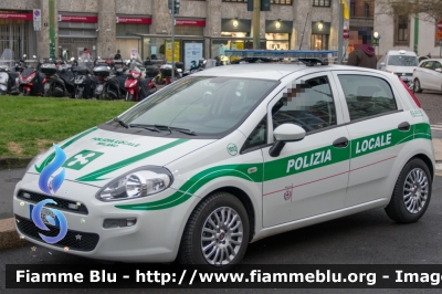 Fiat Grande Punto
Polizia Locale
Comune di Milano 
Auto 1012
Allestita Focaccia
POLIZIA LOCALE YA 664 AB
Parole chiave: Fiat Grande_Punto POLIZIA_LOCALE_YA664AB