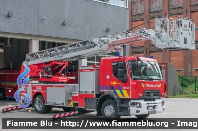 Renault D15 320
Koninkrijk België - Royaume de Belgique - Königreich Belgien - Belgio
Brandweer Gent
AL 419-338
AutoScala M32L-AT allestimento Magirus
Parole chiave: Renault D15_320