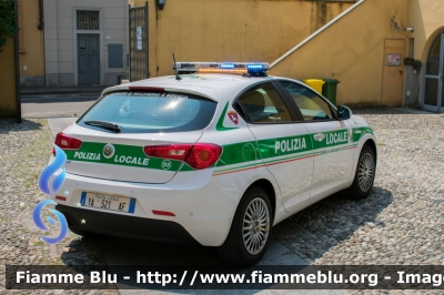 Alfa Romeo Giulietta
Polizia Locale
Comuni di Macherio e Sovico
Auto 3
Allestita Bertazzoni 
POLIZIA LOCALE YA 521 AF
Parole chiave: Alfa_Romeo Giulietta POLIZIA_LOCALE YA521AF