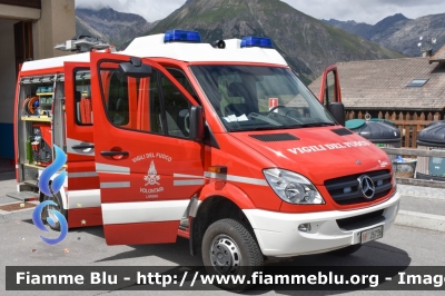 Mercedes-Benz Sprinter III Serie
Vigili del Fuoco
Comando Provinciale di Sondrio
Distaccamento Volontario di Livigno 
PoliSoccorso allestimento Rosenbauer
VF 26736
Parole chiave: Mercedes-Benz Sprinter_III_Serie VF26736