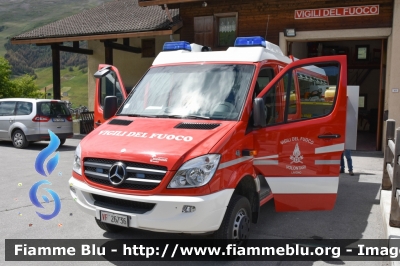 Mercedes-Benz Sprinter III Serie
Vigili del Fuoco
Comando Provinciale di Sondrio
Distaccamento Volontario di Livigno 
PoliSoccorso allestimento Rosenbauer
VF 26736
Parole chiave: Mercedes-Benz Sprinter_III_Serie VF26736