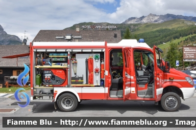 Mercedes-Benz Sprinter III Serie
Vigili del Fuoco
Comando Provinciale di Sondrio
Distaccamento Volontario di Livigno 
PoliSoccorso allestimento Rosenbauer
VF 26736
Parole chiave: Mercedes-Benz Sprinter_III_Serie VF26736