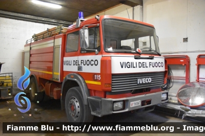 Iveco 190-26
Vigili del Fuoco
Comando Provinciale di Sondrio
Distaccamento Volontario di Livigno
Allestimento Baribbi
VF 16567
Parole chiave: Iveco 190-26 VF16567