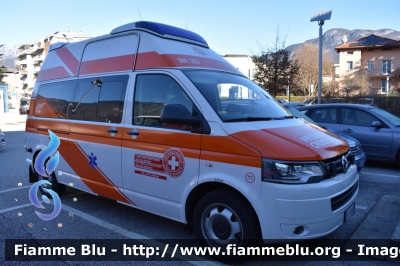 Volkswagen Transporter T5 restyle
Croce Bianca Merano (BZ)
Weisses Kreuz Meran
Allestita Ambulanz Mobile - Hornis Alpin
WK 203 - 771

Parole chiave: Volkswagen Transporter_T5_restyle Ambulanza