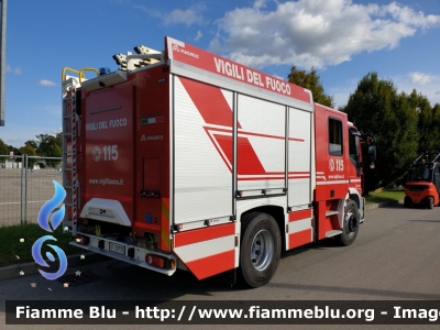 Iveco EuroCargo MaxiCity 180E30 IV serie
Vigili del Fuoco
Comando Provinciale di Monza
AutoPompaSerbatoio allestimento Magirus
VF 29735
Parole chiave: Iveco EuroCargo_MaxiCity_180E30_IVserie VF29735