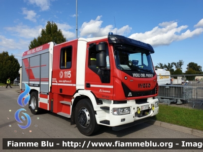 Iveco EuroCargo MaxiCity 180E30 IV serie
Vigili del Fuoco
Comando Provinciale di Monza
AutoPompaSerbatoio allestimento Magirus
VF 29735
Parole chiave: Iveco EuroCargo_MaxiCity_180E30_IVserie VF29735