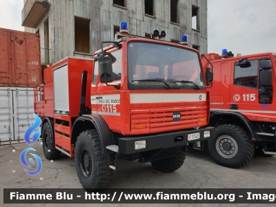 Man-Meccanica F99 4x4
Vigili del Fuoco
Comando Provinciale di Milano
Carro schiuma
VF 17421
Parole chiave: Man-Meccanica F99_4x4 VF17421