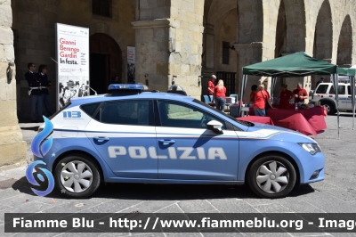 Seat Leon III serie
Polizia di Stato
Squadra Volante
Allestimento NCT Nuova Carrozzeria Torinese
Decorazione grafica Artlantis
POLIZIA M0784
Parole chiave: Seat Leon_III_serie Polizia Volante POLIZIAM0784