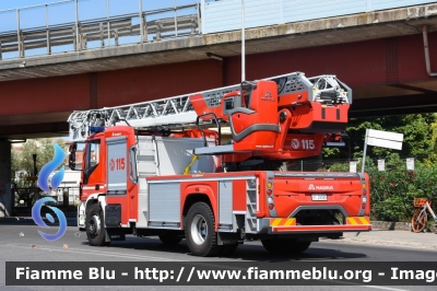 Iveco EuroCargo 180E32 IV serie
Vigili del Fuoco
Comando Provinciale di Firenze
Distaccamento di Firenze Ovest-Indiano
AutoScala M32L da 32 metri
Allestimento Magirus
VF 29585
Parole chiave: Iveco EuroCargo_180E32_IVserie VF29585